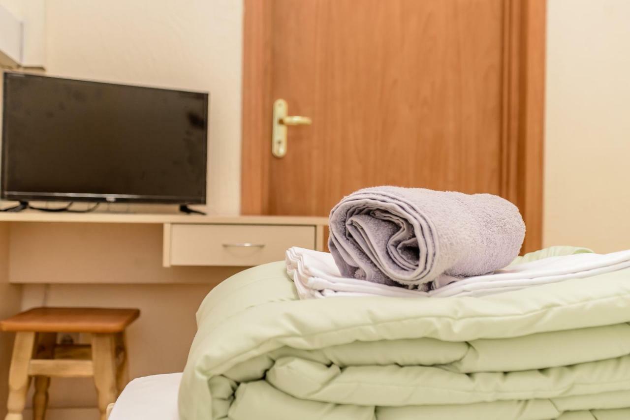 كييف Globus Lipki Hostel المظهر الخارجي الصورة